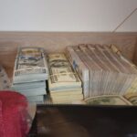 La imagen de los fajos de dólares, euros y pesos que secuestró la Justicia en la causa por corrupción en la Andis