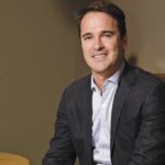 “Nació por necesidad”: su padre tenía una concesionaria de autos importados, cerró, un consejo cambió todo y creó dos reconocidas marcas