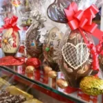 Pascuas ajustadas: el costo de elaboración de roscas y huevos subió hasta el 40% respecto del 2025