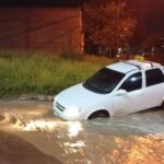 La lluvia generó problemas en General Acha: dos autos encajados
