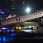 Video: así fue el choque entre un avión y un camión de bomberos en Nueva York
