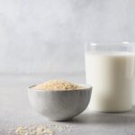 Leche de sésamo: la bebida rica en calcio, zinc y antioxidantes y quienes no deberían tomarla