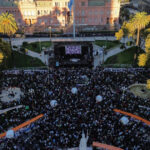 Una multitud llenó la Plaza de Mayo a 50 años del golpe: duras críticas al Gobierno en el acto central