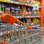 El consumo masivo volvió a caer fuerte en marzo y no se esperan mejoras este año