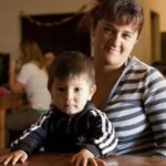 Cuándo cobro la AUH en abril 2026 si mi DNI termina en 4