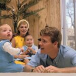 La resiliencia de los nacidos en los años 60 y 70: la fortaleza de una generación que creció sin protección