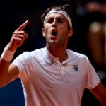 Tomás Etcheverry ganó en Madrid, avanzó a los octavos de final y se aseguró el mejor ranking de su carrera