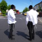 Apuñalan a dos hombres en un barrio judío de Londres y detienen a un sospechoso por intento de asesinato