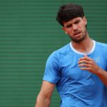 Carlos Alcaraz sufrió una lesión de muñeca y se bajó de Barcelona antes de jugar los octavos de final