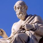 Platón: “La pobreza no viene por la disminución de las riquezas, sino por la multiplicación de los deseos”