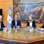 Los tres grupos más poderosos del sector energético se disputan la joya que el Estado quiere privatizar