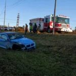 Quería probar su BMW 0 km, despistó y chocó contra una alcantarilla