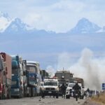 Un operativo para levantar los piquetes en Bolivia terminó con enfrentamientos y pocos resultados