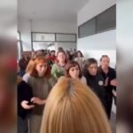 Estudiantes libertarios y de izquierda se trenzaron a golpes y empujones en la Facultad de Psicología de La Plata