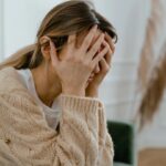El método 5-4-3-2-1 y otros consejos efectivos para controlar la ansiedad, según una especialista