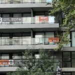 Créditos hipotecarios: el dilema de los bancos para prestar a 20 o 30 años con los depósitos que captan a 30 días