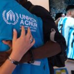 Mucho más que fútbol: se busca «la hinchada solidaria más grande del mundo» para asistir a 110 millones de refugiados