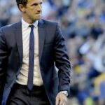 Riquelme eligió al Vasco Arruabarrena, que se prueba el traje para su revancha como entrenador de Boca