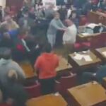 Escándalo en el Concejo Deliberante: una sesión terminó a las piñas entre taxistas y choferes de apps