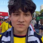Prometió que si Ecuador clasificaba le daba un beso a una chica y tuvo que pedir ayuda argentina para lograr su cometido