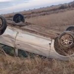 Volcó en la Ruta 35 y abandonó el auto