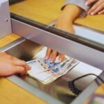 Por qué bajan las tasas de los depósitos, pero las de los préstamos no aflojan