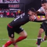 Polémica en River vs Barracas Central: el Monumental pidió penal pero el árbitro Nazareno Arasa no lo sancionó
