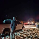 Imprudencia y milagro en Neuquén: avanzaron por una ruta cerrada por la ola polar y quedaron atrapados por la nieve