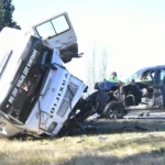 Volcó un camión tras chocar con una camioneta en la Ruta Nacional 5