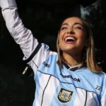 María Becerra publicó un sugestiva foto en medio de la expectativa por quién cantará el himno