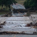 Noticias sobre las inundaciones en Texas, hoy: reportan un muerto y ordenan la evacuación de miles de personas