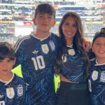 Antonela Roccuzzo mostró su look para Argentina vs. Suiza y dejó claro que la cábala sigue intacta