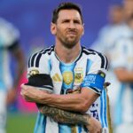“Me están esperando”: el incómodo momento que vivió Lionel Messi con un periodista tras la victoria ante Suiza
