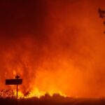 Escenas apocalípticas en una zona turística de Francia: 40.000 evacuados y 100 casas destruidas por los incendios forestales