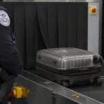 El sistema de la CBP que revisa el equipaje antes de que el vuelo llegue al aeropuerto JFK