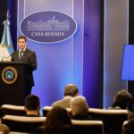 Crece el malestar en el Gobierno por los traspiés de Ravier como vocero, pero Milei no le pedirá la renuncia