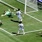 Las atajadas de Dibu Martínez en la derrota ante España en la final