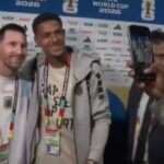 Los jugadores de Cabo Verde esperaron a Messi para pedirle fotos y su camiseta: “Adentro de la cancha me cag.. a patadas”