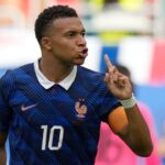 Kylian Mbappé: “Messi marca todo el tiempo, seguramente hará goles”