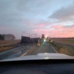 UN CAMIONERO MURIÓ TRAS UN CHOQUE FRONTAL CONTRA OTRO CAMIÓN EN LA RUTA 33 KM 341 (PUENTE VIDANIA) Y ESTÁ CORTADO EL TRÁNSITO