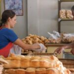 Sube la harina, aumenta el pan y el sector sigue en crisis