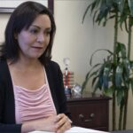 Qué pasará con los migrantes que tienen casa propia y deben abandonar EE.UU., según una abogada migratoria
