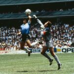 La pelota con la que Maradona le hizo los goles a Inglaterra en México 1986 será subastada en Estados Unidos